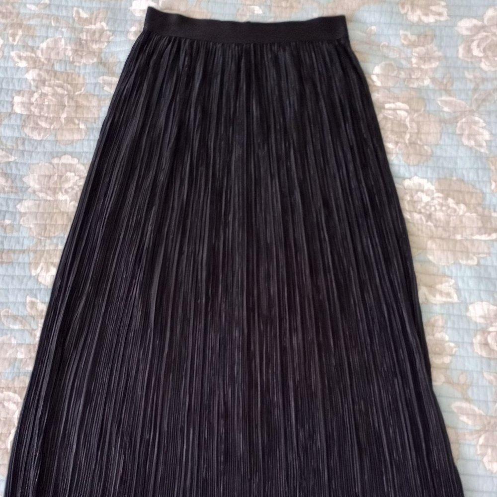 Elegant Black Midi Skirt